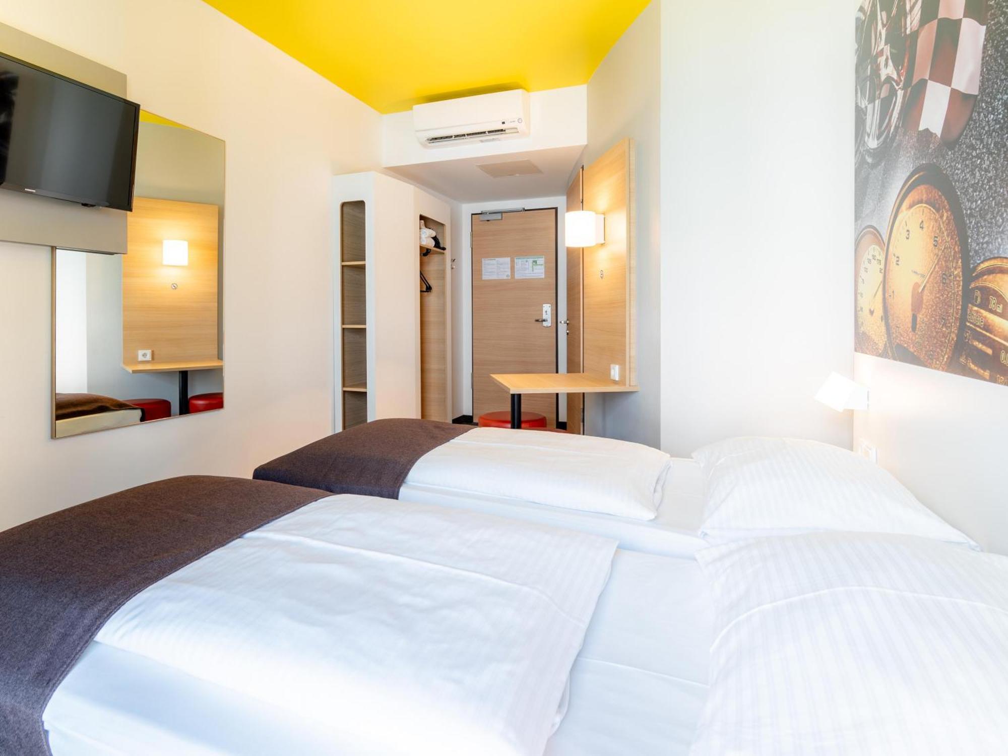 B&B Hotel Stuttgart-Zuffenhausen Eksteriør bilde