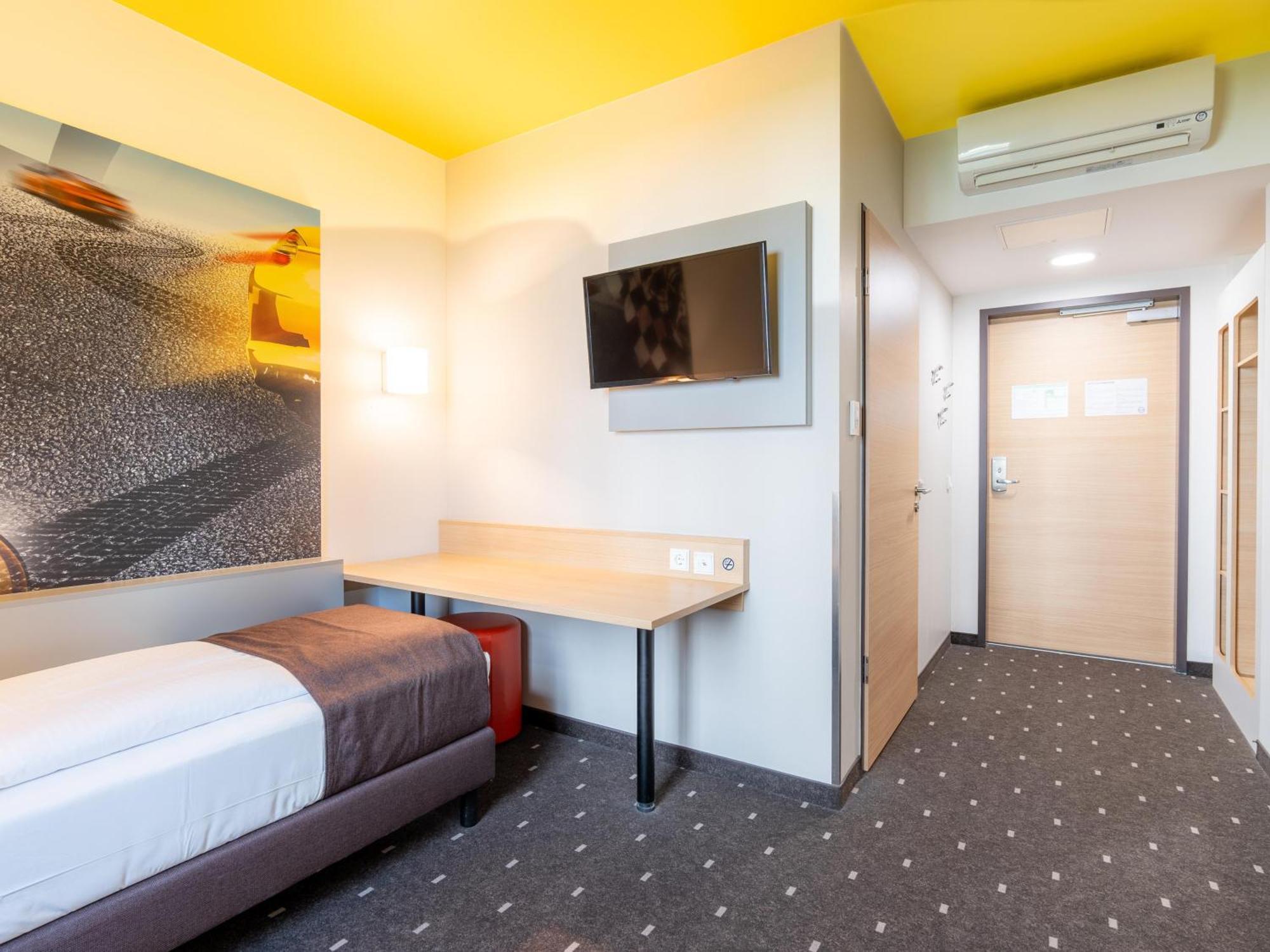 B&B Hotel Stuttgart-Zuffenhausen Eksteriør bilde