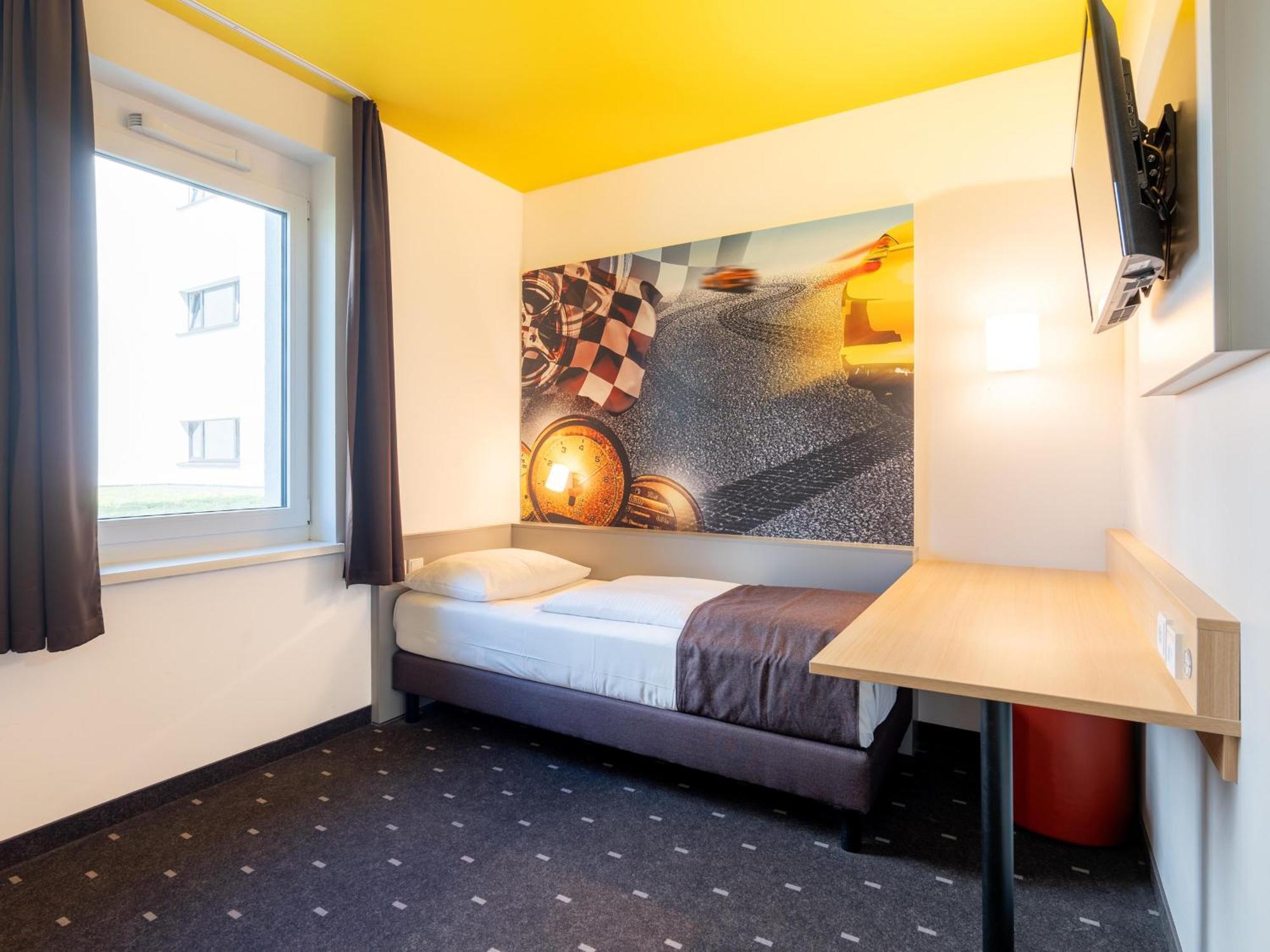 B&B Hotel Stuttgart-Zuffenhausen Eksteriør bilde